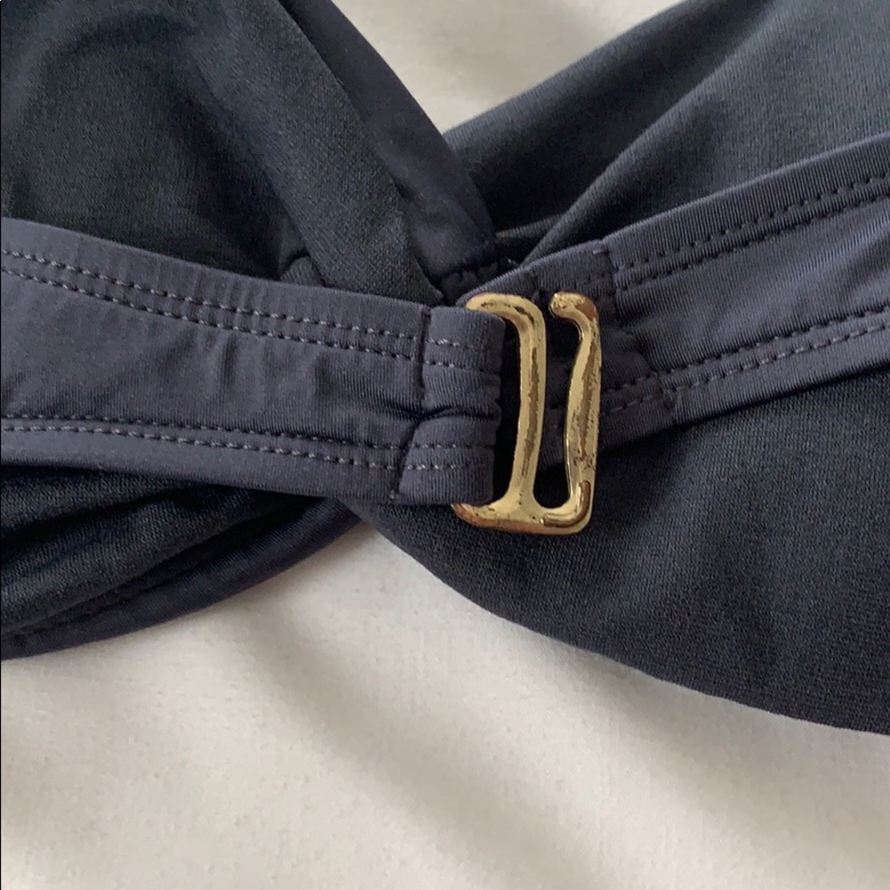 Bikini - Picture 2 of 2